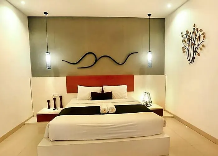 Private 5 Star* Pool 2br - Kudeta & Lafavela * Seminyak (Bali)